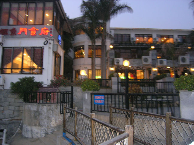 餐馆很热闹啊 餐馆很热闹啊