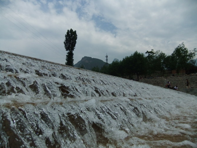 拦河小坝停留片刻 拦河小坝停留片刻