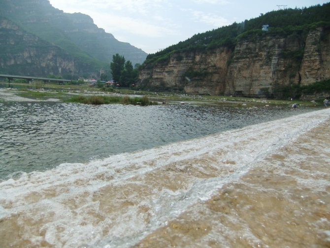 拦河小坝停留片刻 拦河小坝停留片刻