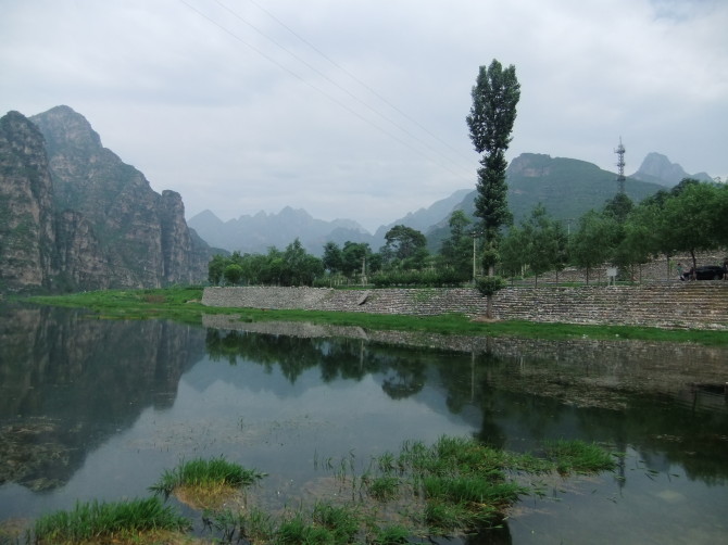 拦河小坝停留片刻 拦河小坝停留片刻