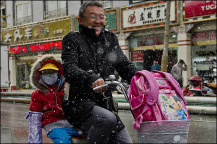 昨天拉萨出现入秋首场降雪(西藏商报 图) 昨天拉萨出现入秋首场降雪(西藏商报 图)